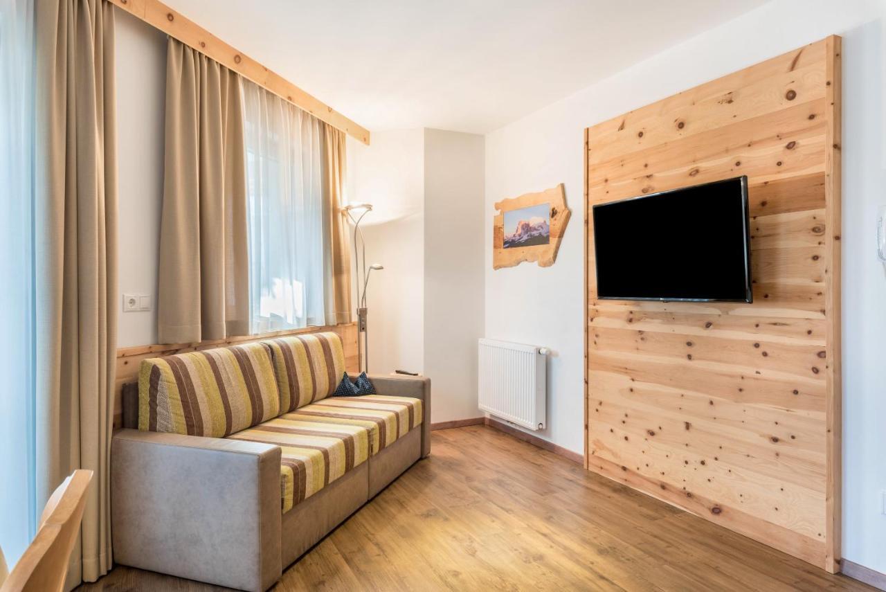 Superior Apartments Marialisa Rose Chiusa Dış mekan fotoğraf